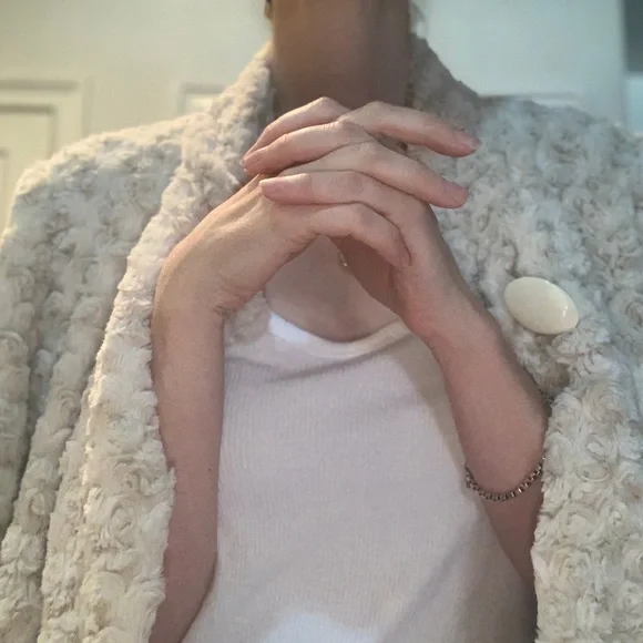 Glamorous Dennis Basso faux Persian lamb coat - Picture 3 of 15